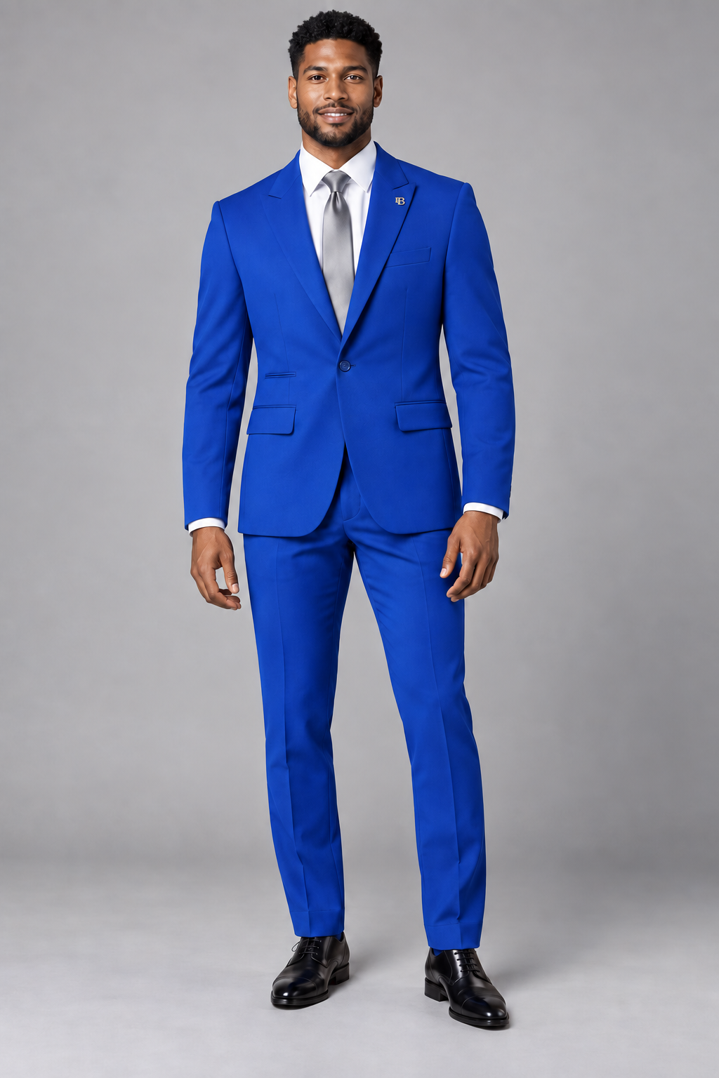 Barocco SU600 Royal Blue slim fit two-piece suit on model with single-button notch lapel jacket