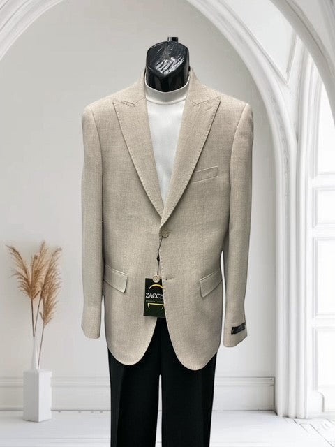 The City Warehouse-Menswear Zacchi Terri beige hopsack blazer with a 2-button design and textured weave.