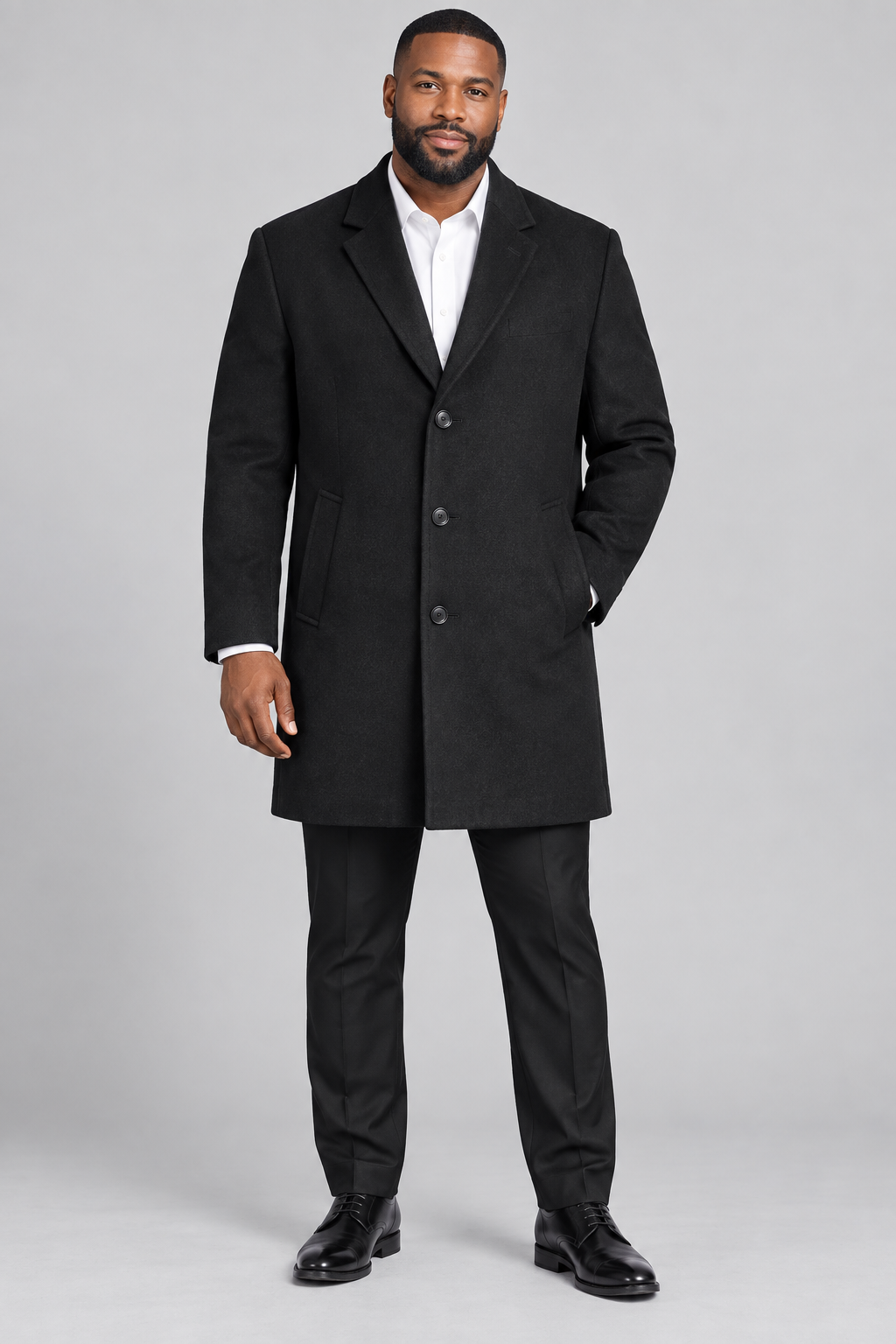 Vinci CL38 three-quarter coat in black, front view on model